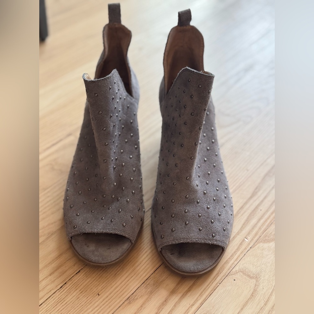 Lucky Brand Gray w/studs Heeled peep toe Boots